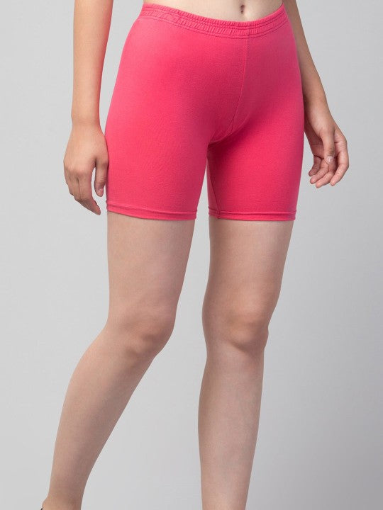 Women Solid Rani pink Mid-Rise Gym Short