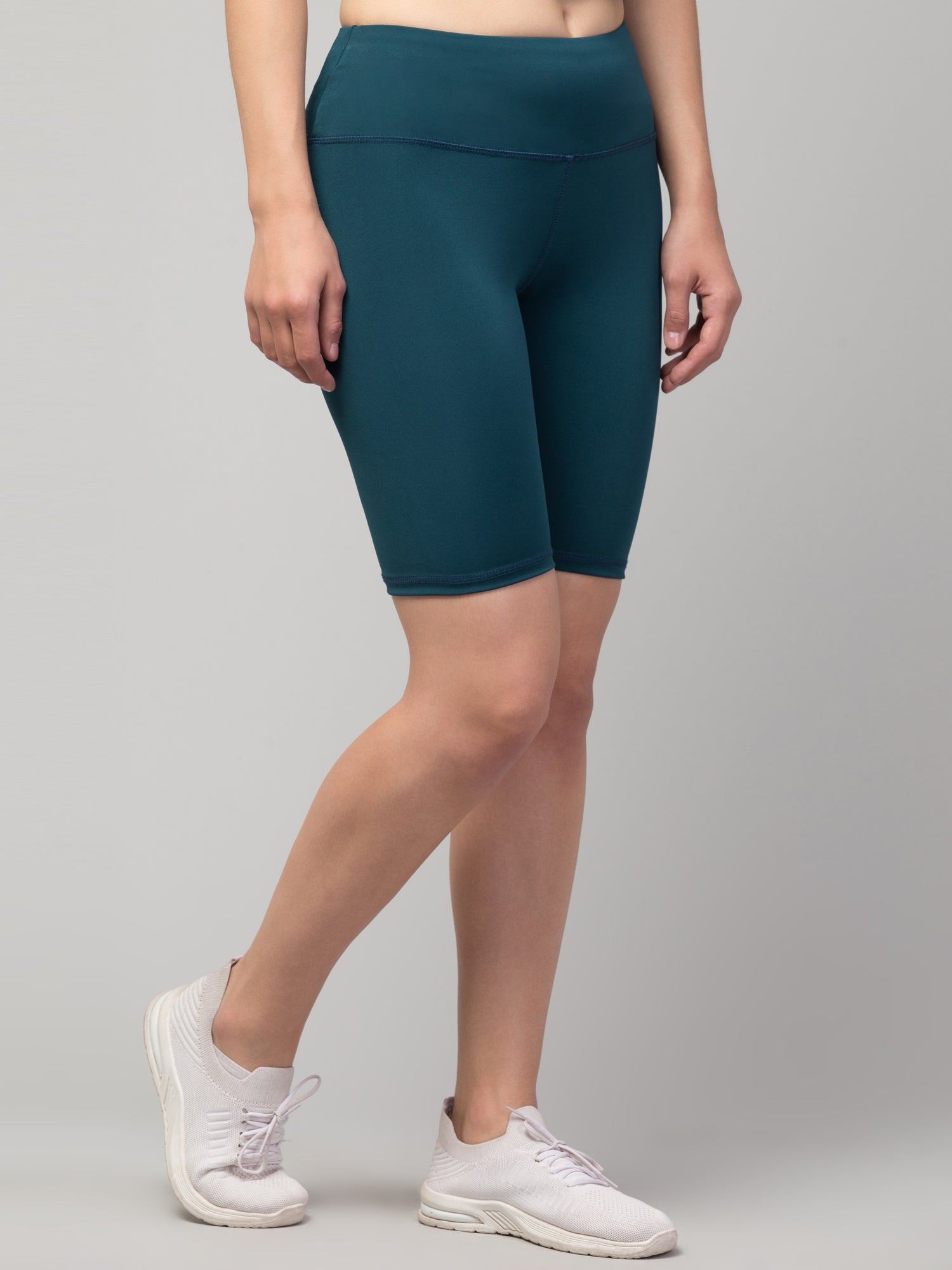 Women Solid Rama Green Skinny Fit High-rise Cycling Sports Shorts
