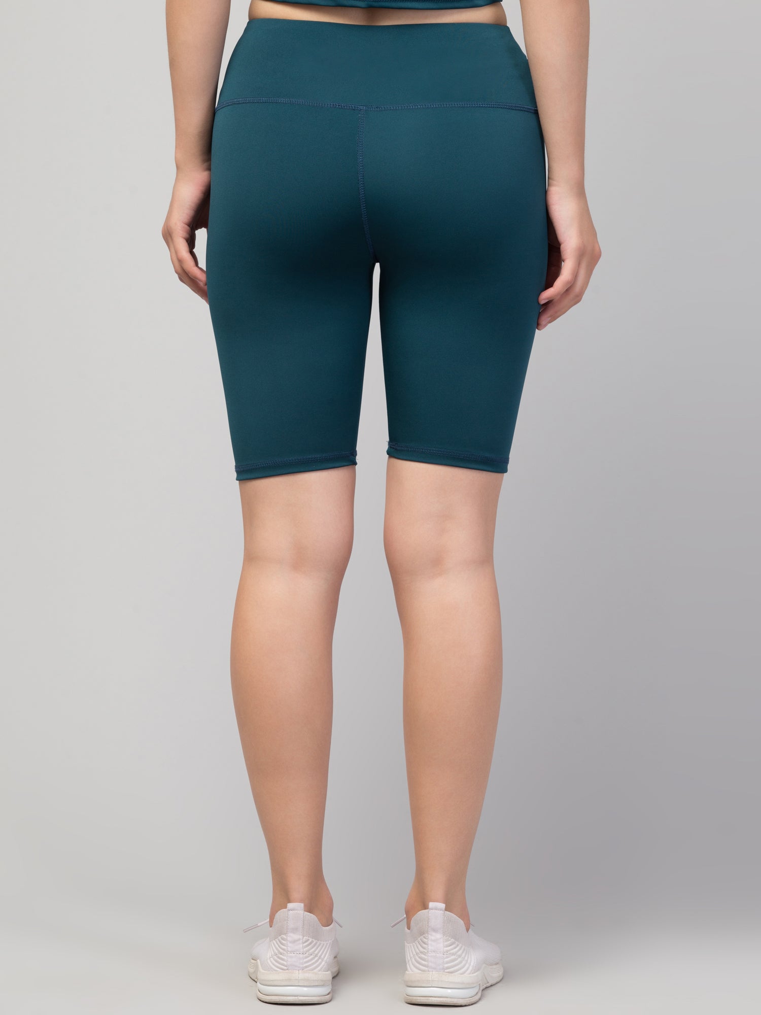 Women Solid Rama Green Skinny Fit High-rise Cycling Sports Shorts