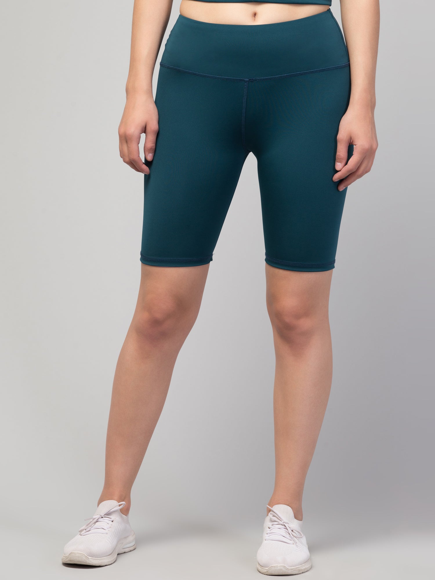 Women Solid Rama Green Skinny Fit High-rise Cycling Sports Shorts