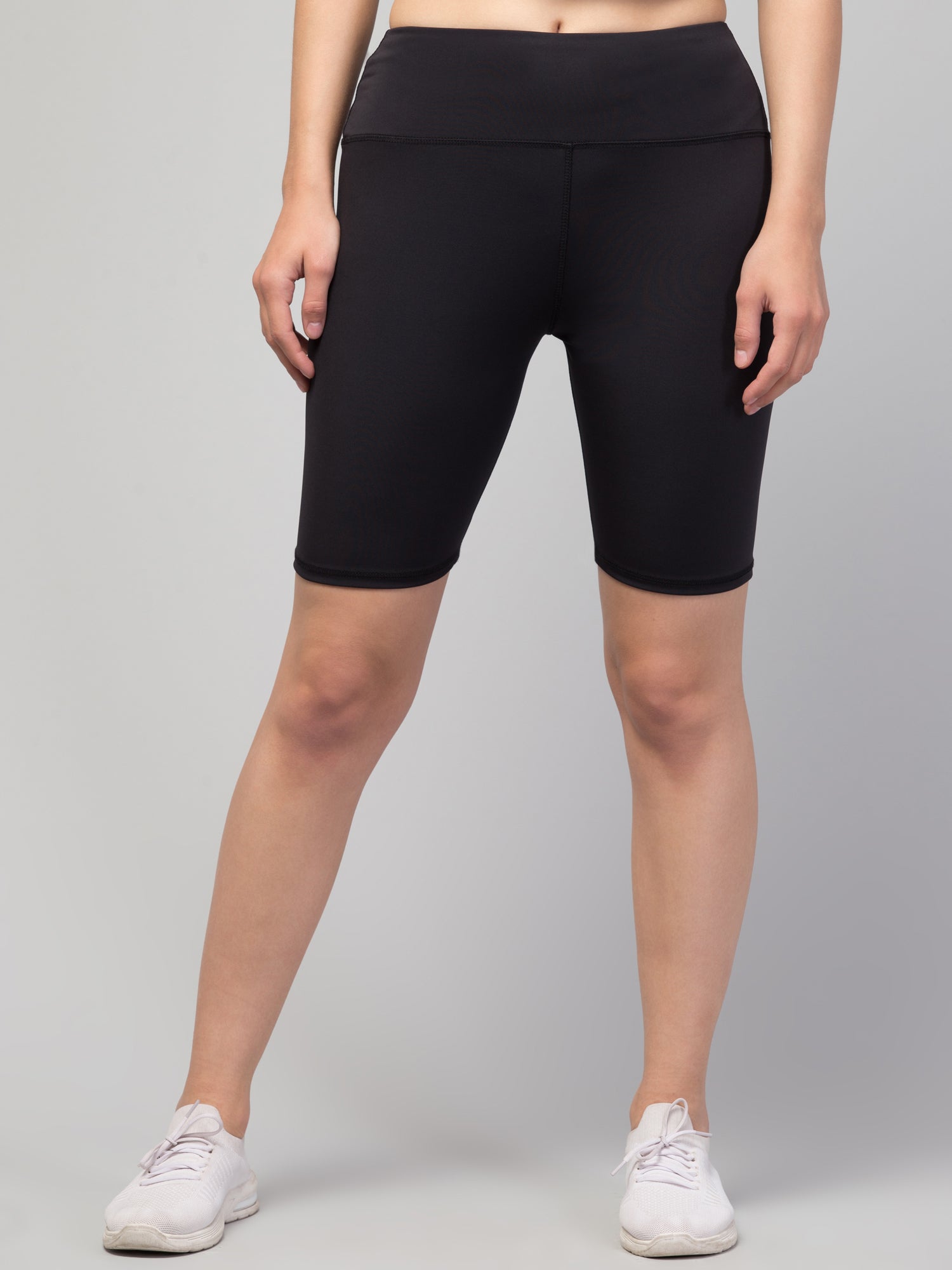 Women Solid Black Skinny Fit High-rise Cycling Sports Shorts