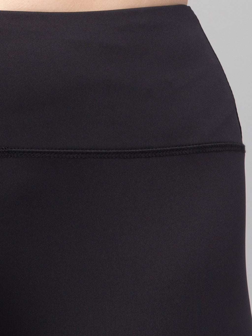 Women Solid Black Skinny Fit High-rise Cycling Sports Shorts