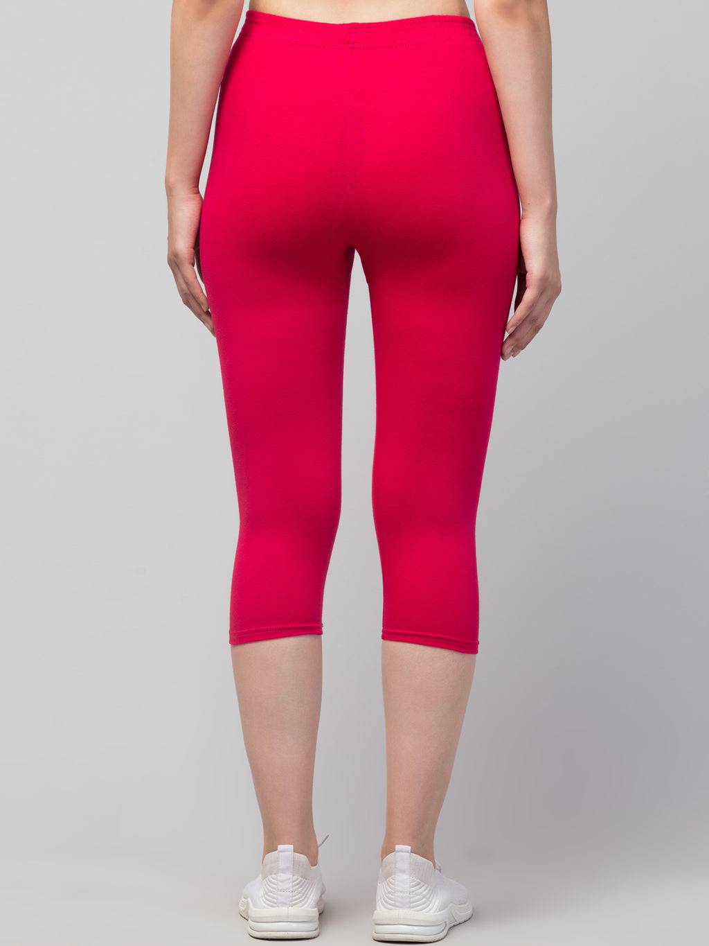 Women Solid Rani Pink  Mid Rise Skinny Fit  Capris