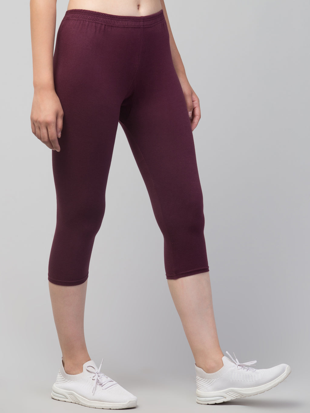 Women Solid Purple  Mid Rise Skinny Fit  Capris