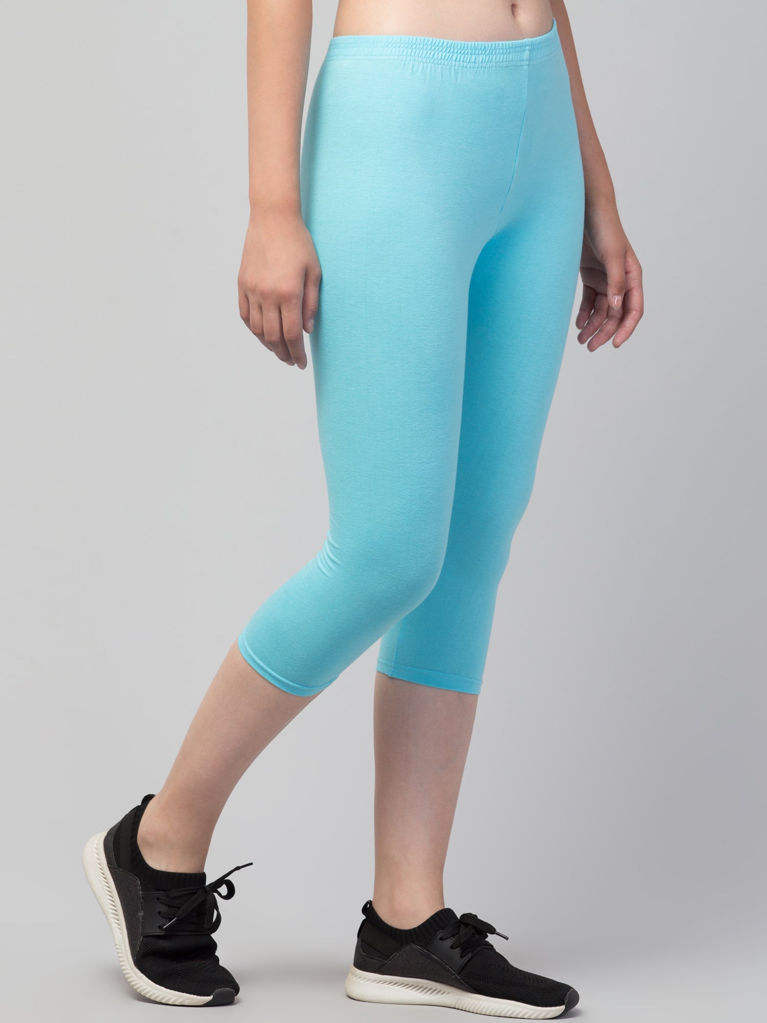 Women Solid Aqwa  Mid Rise Skinny Fit  Capris