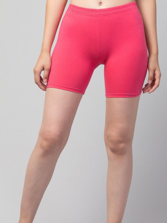 Women Solid Rani pink Mid-Rise Gym Short